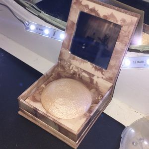 Urban Decay Naked Highlighter